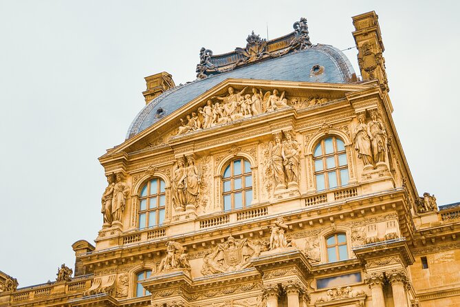 Louvre Art and Mysteries: Guided Experience for 6-people Max - The best moment to ask questions: during the icons stop