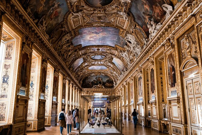 Louvre Art Heists & Scandals–Guided Tour with Entry - Digital guide approach: a different way to experience the museum