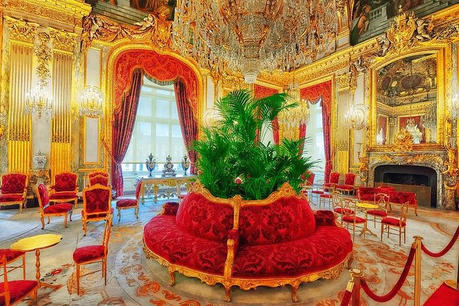 Louvre Essential Private tour - French department highlights: huge paintings and Napoleon-era drama