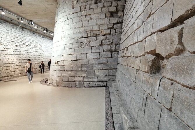 Louvre Highlights Tour for Kids Ticket Included - What the Tour Does Inside: Highlights With Story Themes