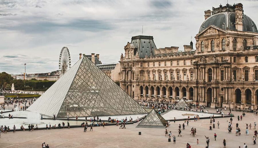 Louvre & Mona Lisa Small Group Tour with Reserved Entry - Mona Lisa: how to enjoy it without losing your whole tour to crowds