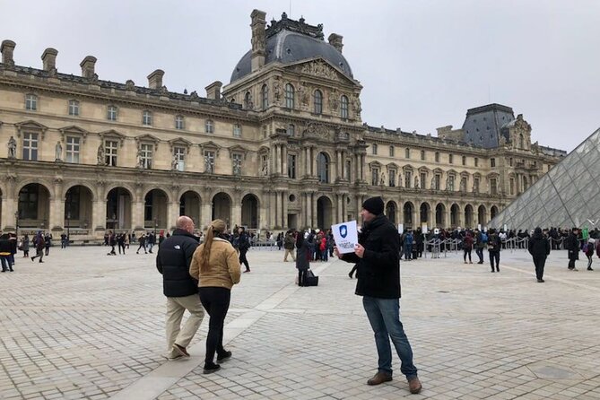 Louvre Museum: Guided Tour at Closing Time with Mona Lisa - Guide style matters: from humor with kids to clear audio needs