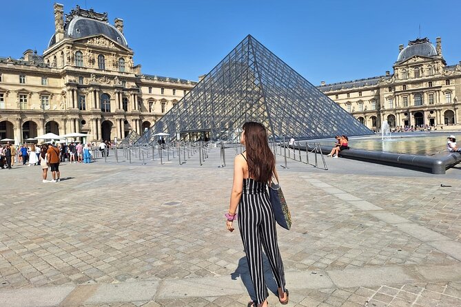 Louvre Museum Guided Tour with Artist - Small group size is the hidden value here