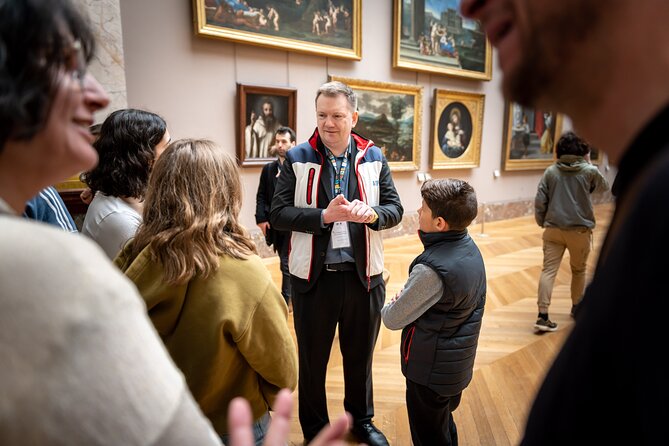 Louvre Museum : Kids-Friendly Private Tour with Entry Tickets - Entering the Louvre: Speed Is Part of the Value
