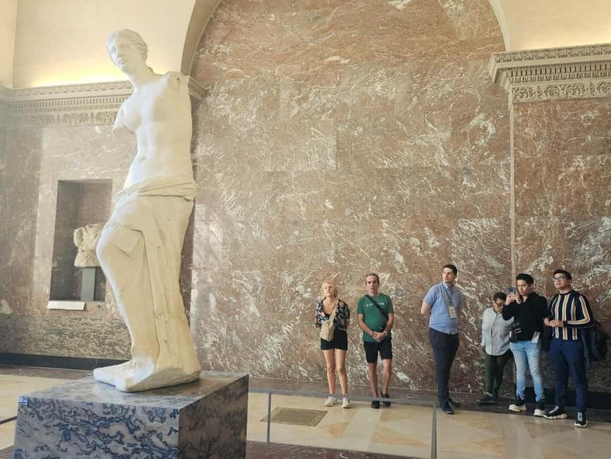 Louvre Museum Must-Sees Exclusive Guided Tour Entry Included - The Guide Factor: How Small Groups Change Everything