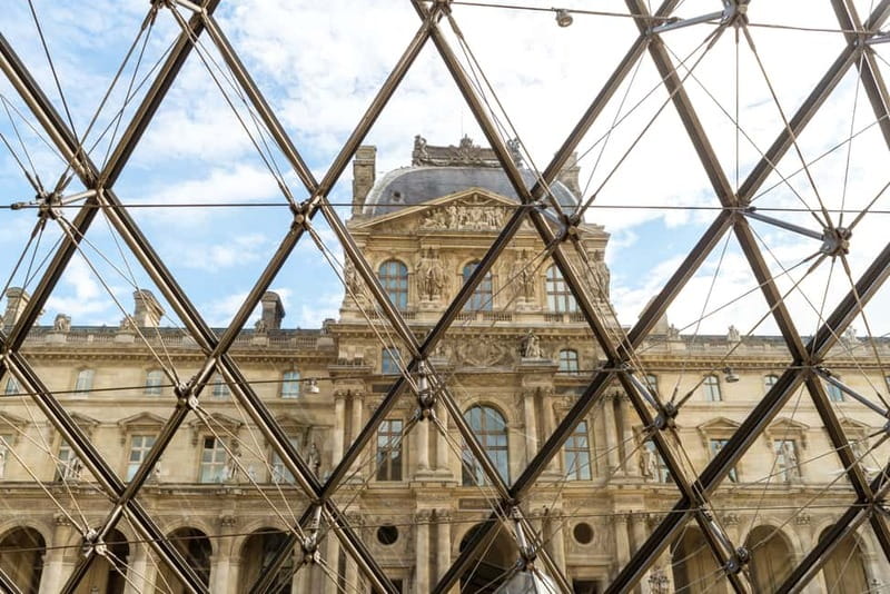 Louvre Museum: Skip-the-Line Small Group Guided Tour - Key highlights at a glance