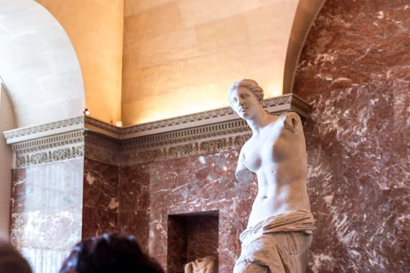 Louvre Museum: Skip-the-Line Small Group Guided Tour - Group size, headsets, and the crowd-control effect