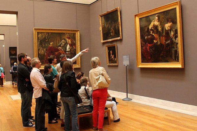 Louvre Museum Small Group Spanish Guided Tour - The big masterpieces: what a guide adds at each stop