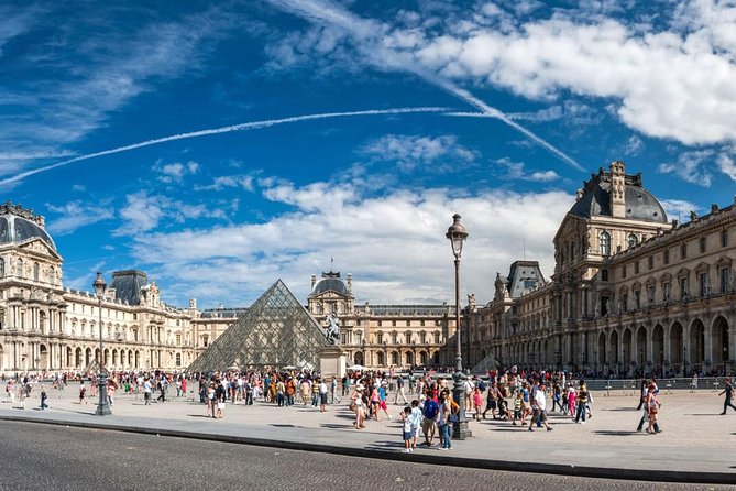 Louvre Museum Small Group Spanish Guided Tour - Priority entry: helpful, but don’t bet the day on zero waiting