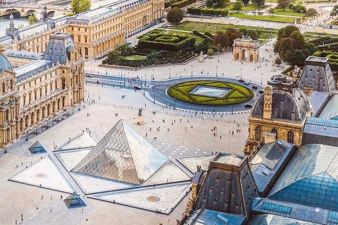 Louvre Museum Timed Entry Ticket - Optional Private Guide - Entering through the pyramid and what to expect at the front door