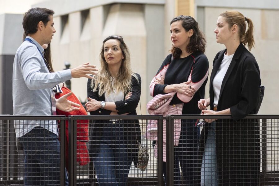 Louvre & Orsay Masterpieces - Guided Tour up to 6 guests 5h - Ancient Greece to the Renaissance: the timeline that keeps you oriented