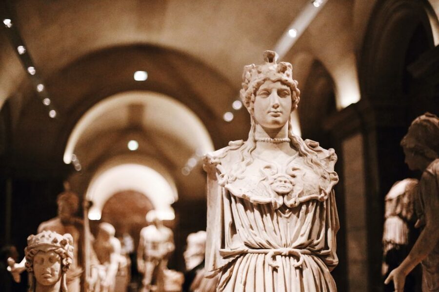 Louvre & Orsay Masterpieces - Guided Tour up to 6 guests 5h - Lunch break: a breather that keeps Orsay enjoyable