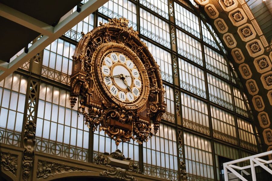 Louvre & Orsay Masterpieces - Guided Tour up to 6 guests 5h - Musée d’Orsay: why the Beaux-Arts station setting changes how you see paintings