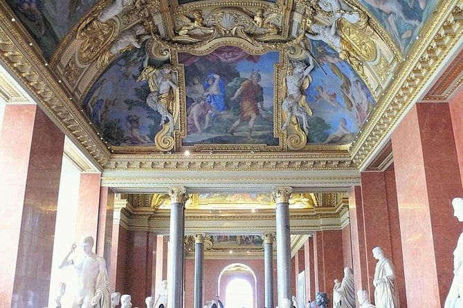 Louvre Private Tour in Paris with Entry Tickets - Mona Lisa, Venus de Milo, Victory of Samothrace—how the guide handles crowds