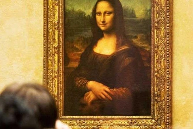 LOUVRE PRIVATE TOUR: Priority Access tickets & Local expert guide - Your private guide turns the Louvre into a story you can follow