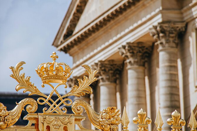Louvre & Versailles Highlights: Small Group Half-Day Experience - Morning at Palais Royal (10:00 am): Starting Point and First Impressions