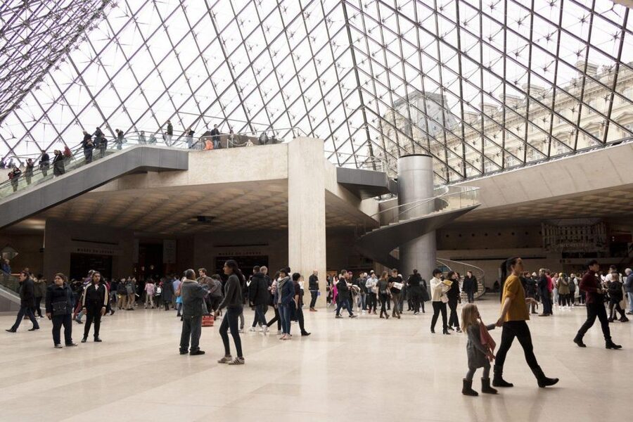 Magnificent tour of the Louvre + Mona Lisa pass - Should you book? My practical take