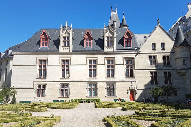 Marais Private Walking Tour - The Route Starts at Hôtel de Ville: Power, Fire, and Rebuilding