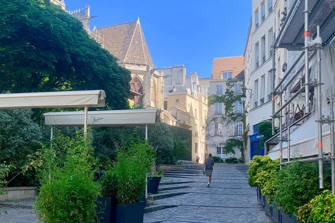 Marais Tour With a Local - The Power of a Six-Person Cap (and Why It Shows)
