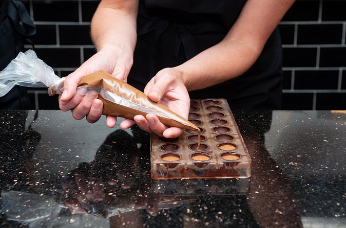 Molded Bonbons Chocolate making class in Paris (collective) - Small-Group Logistics: Time, Space, and How Crowded It Gets