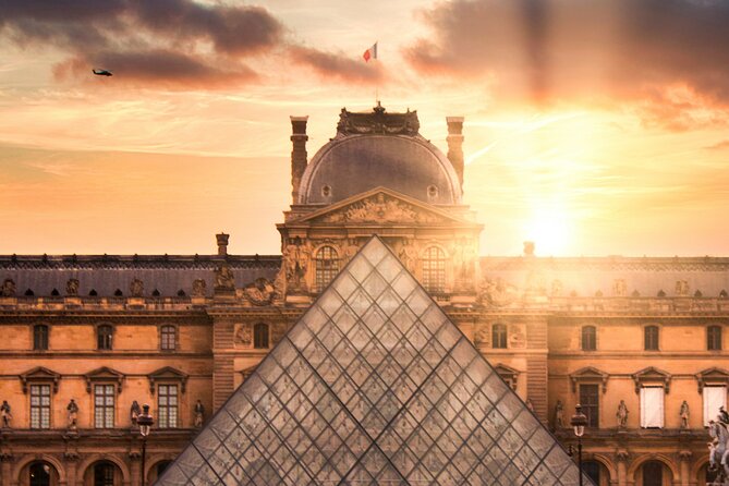 Mona Lisa and Treasures: Louvre Museum Experience 6-people Max - Why a six-person Louvre tour beats wandering alone
