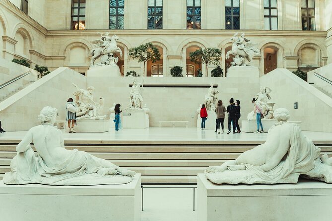 Mona Lisa and Treasures: Louvre Museum Experience 6-people Max - What the included admission ticket and timing really mean