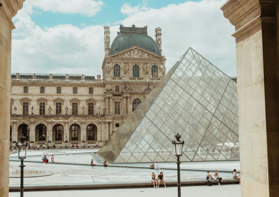 Mona Lisa & Louvre Masterpieces Tour with Reserved Access - Sculpture and Antiquities That Give the Louvre Its Muscle
