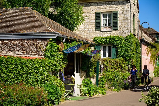 Monet's House and Garden & Giverny Village - Guides, group size, and how the day really runs