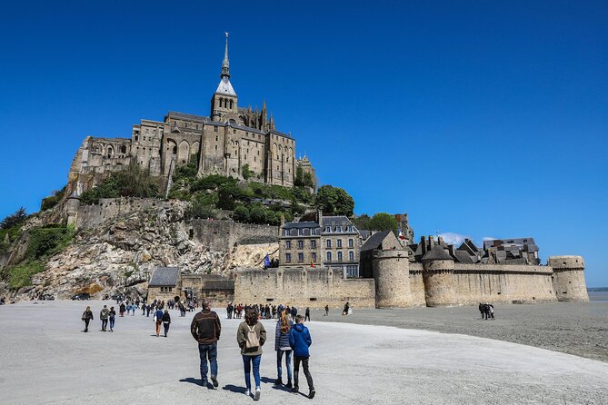 Mont Saint-Michel and Normandy D-day Omaha Private from Paris - Start at the Normandy American Cemetery: the story begins in silence