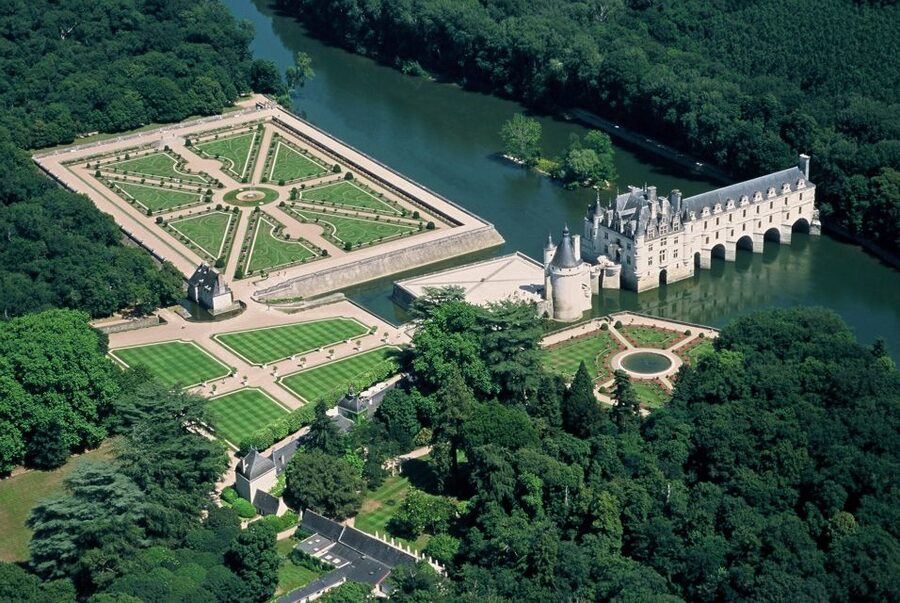 Mont Saint-Michel & Chateaux Country 3-Day Tour from Paris - The Big Picture: Mont Saint-Michel to the Loire in 60 Hours