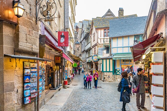Mont Saint Michel Day Trip from Paris with English Speaking Guide - Mont-Saint-Michel free time: how to use your on-island hours