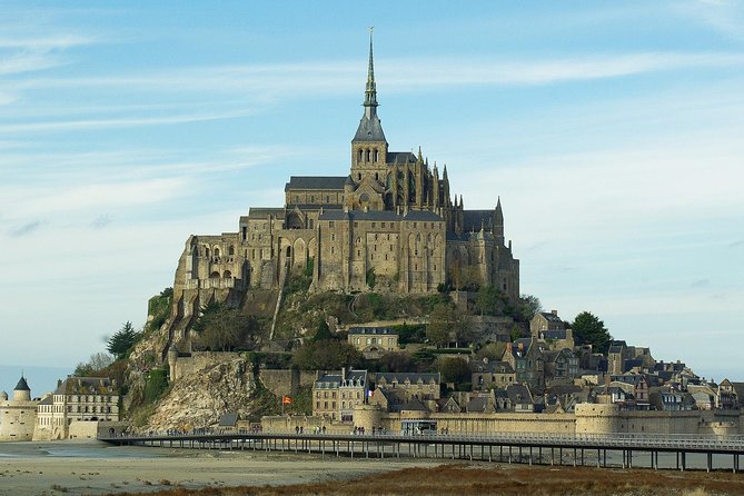 Mont Saint-Michel EXPRESS (day-trip from Paris by TGV - high speed train) - Mont-Saint-Michel Arrival and the Big UNESCO Moment
