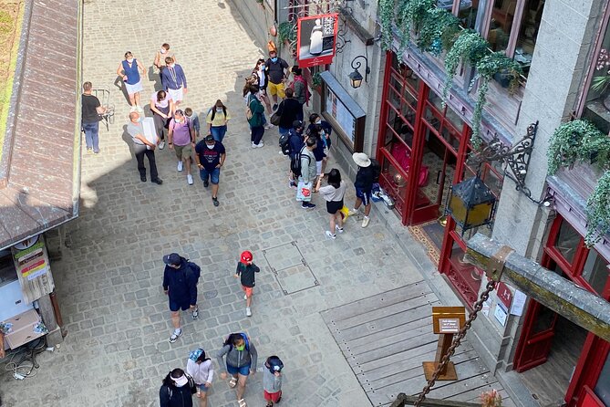 Mont Saint-Michel Small-group 2 to 7 people from Paris - Free time after the Abbey: lunch and medieval wandering