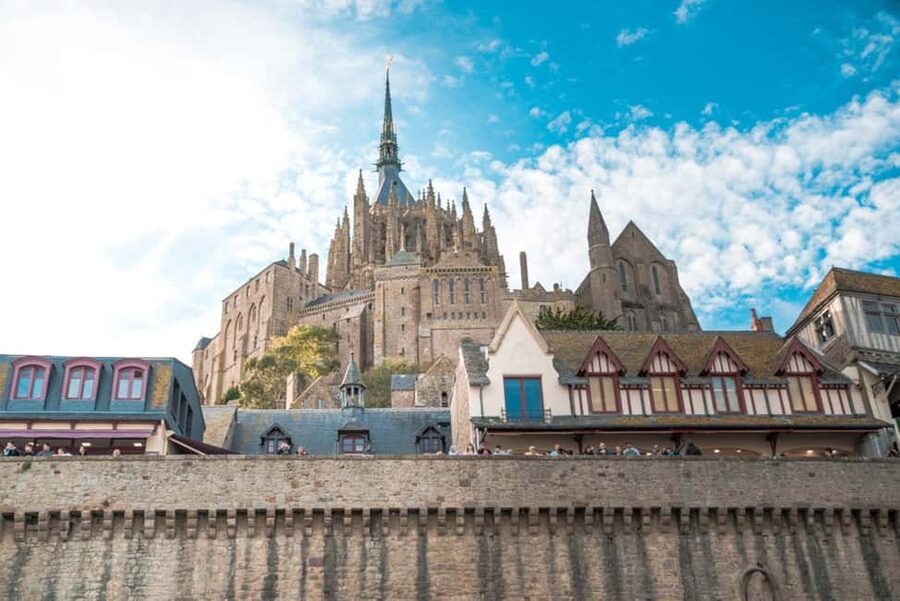 Mont Saint-Michel Small-Group Day Trip from Paris with Abbey Ticket - The 7:15 AM Start and the Small-Group Van Experience