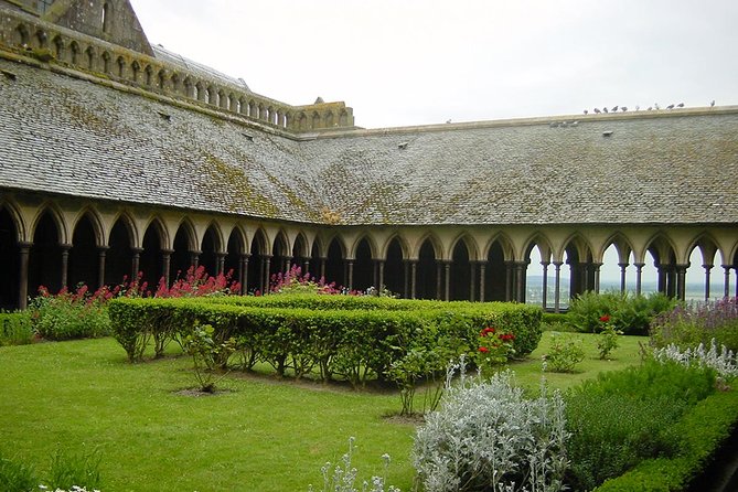 Mont Saint-Michel Small-Group Tour from Paris with Abbey Ticket - Free Time in the Village: Plan Your Lunch Like a Local
