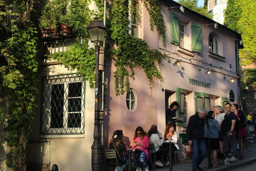 Montmarte painting session and walking tour for kids ! - The Walking Route: Steep Streets, Small Moments, and Hidden Connections