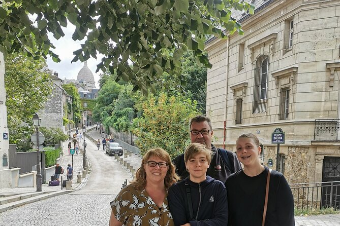 Montmartre and Sacre Coeur Private Guided Tour in Paris - Café des Deux Moulins: A Quick Amélie Moment That Feels Like a Mini Time Machine