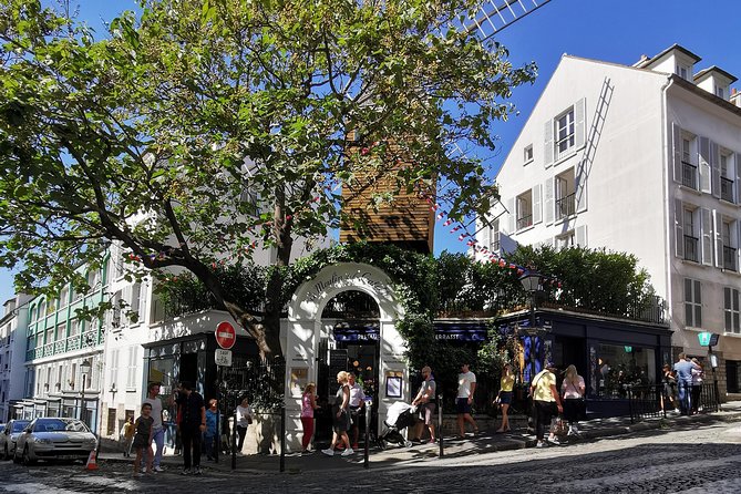 Montmartre and Sacre Coeur Private Guided Tour in Paris - The Artist Streets: Following Van Gogh and Pissaro Footsteps
