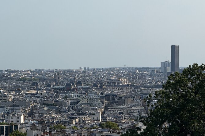 Montmartre and Sacré Coeur with Moulin Rouge Outdoor Tour - A short Montmartre route with big names