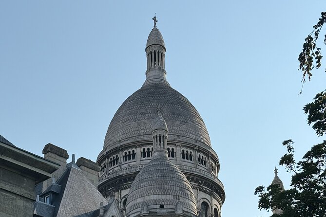 Montmartre and Sacré Coeur with Moulin Rouge Outdoor Tour - Moulin Rouge outside tour: why you start here