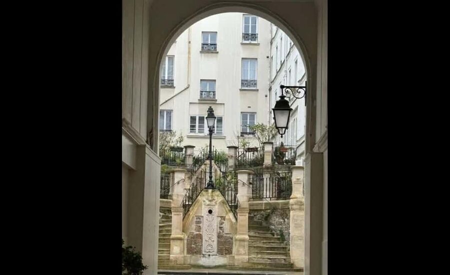 Montmartre for Art Lovers - Walking tour with Expert Guide - Start at 20 Av. Rachel: why the meeting point sets you up well