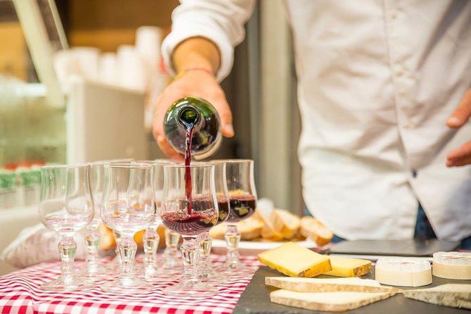Montmartre French Bistrot Style Food & Wine Tasting Tour - Sacré-Cœur slopes and the real meaning of apéro