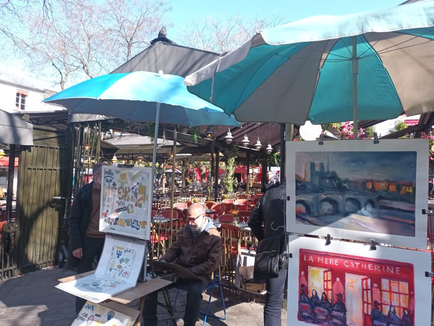 Montmartre: Guided Tour for Kids and Families - Carousel + playground rhythm: the best way to keep energy on track