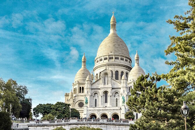 Montmartre Guided Walking Tour: Famous Artists and Cabarets - Montmartre in 2 hours 15 minutes: why this walk works