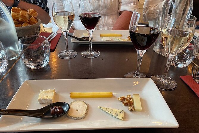 Montmartre Hill French Gourmet Food and Wine Tasting Walking Tour - Guides matter: why names you might meet make a difference