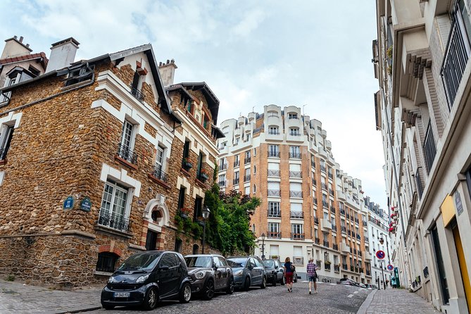 Montmartre Private Food Walking Tour With Locals: The 10 Tastings - Stop 4: Sacré-Cœur from the outside, with stories along the way