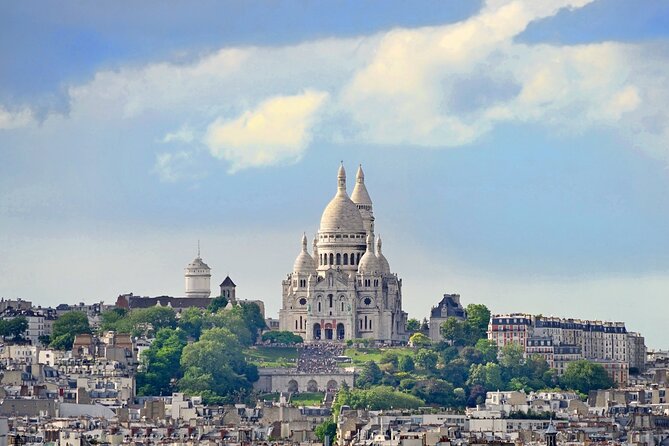 Montmartre’s heritage with specialties tasting Private Tour - Entering Notre-Dame de Lorette: Neoclassical Details You Can Actually See