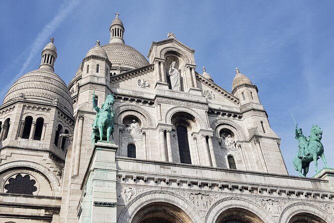 Montmartre Sacré Coeur and Moulin Rouge best shops and cafés - The Pink House and Picasso’s favorite table