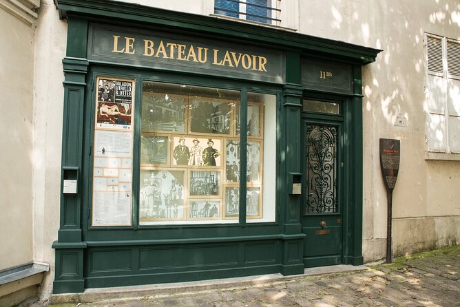 Montmartre Sacre Coeur Tour with Local guide - Moulin Rouge area: cabaret history before you climb