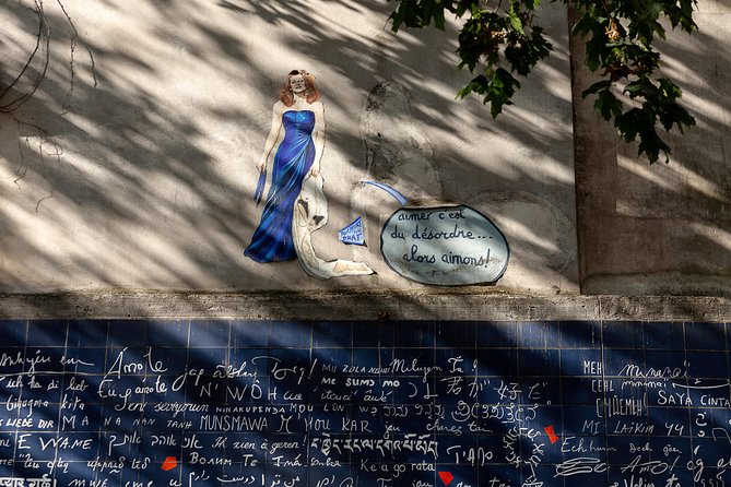 Montmartre Street Art Tour with an Artist - Murals, Techniques, and What to Look For in Photos
